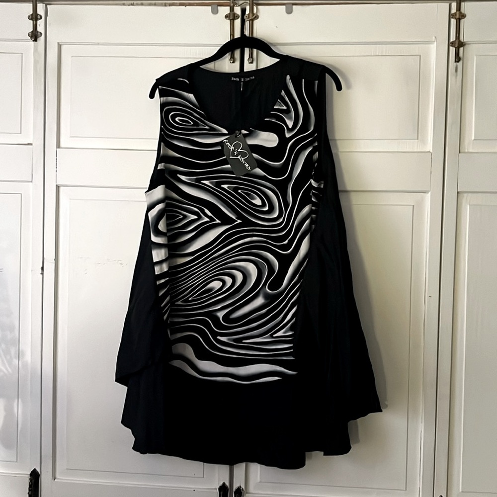 Rock M Karma sleeveless tank graphic high low